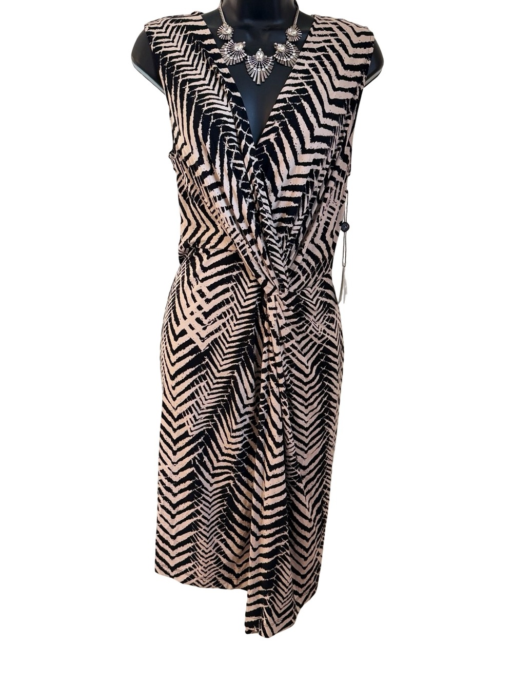NWT Adrianna Papell Sleeveless Black and Cream Twist-Front Dress